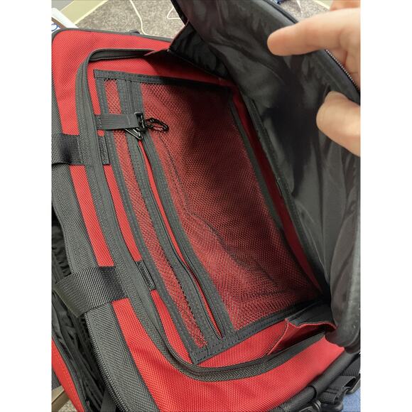 Victorinox Werks Backpack Suiter Expansion Work/Travel Bag With 3 Carry Options - Picture 10 of 16